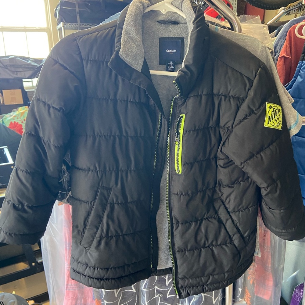 Gap cold weather jacket. Used for one ski trip.